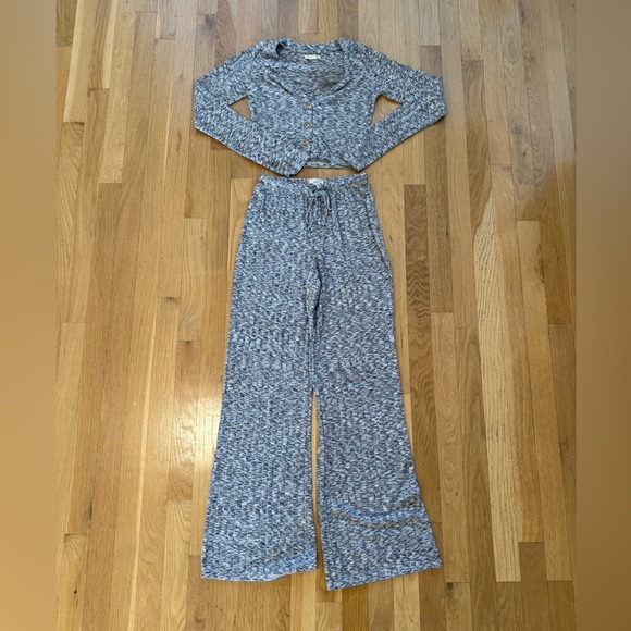 Billabong Essentials 2pc Lounge Set Knit Crop Top & Wide Leg Pants XS sold out - Picture 3 of 12